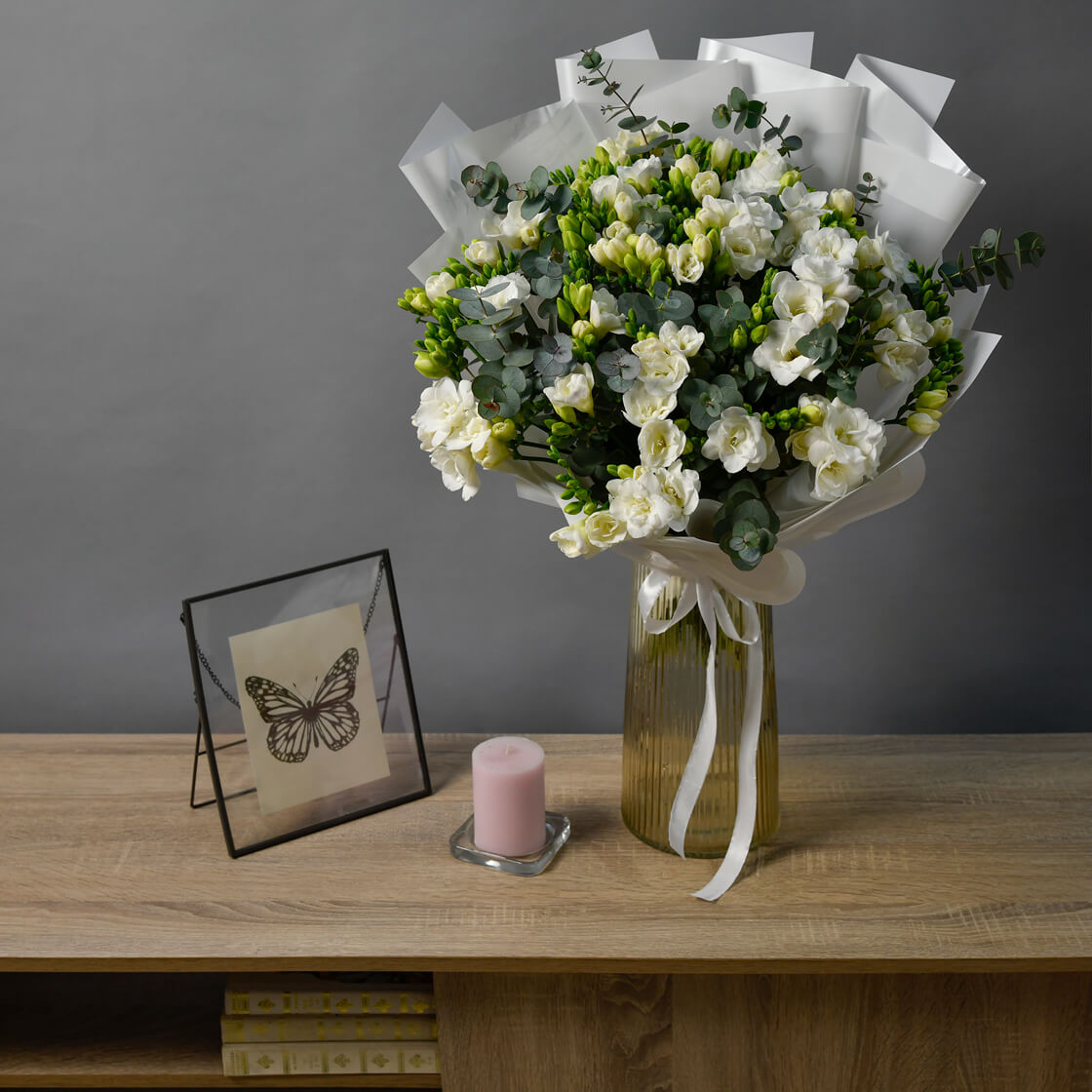 Buchet 51 de frezii albe