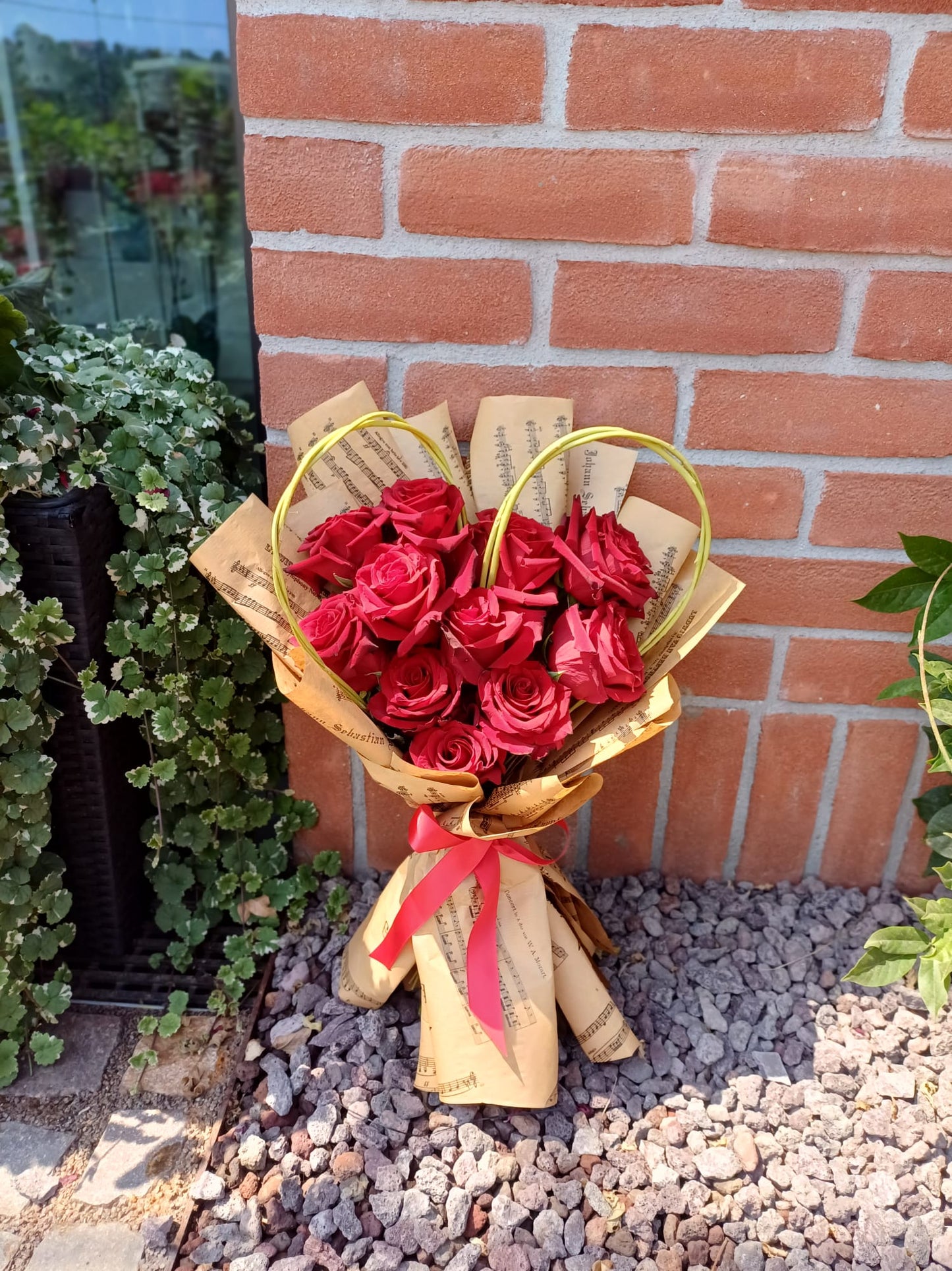 Buchet ”Flowers in Eclipse”